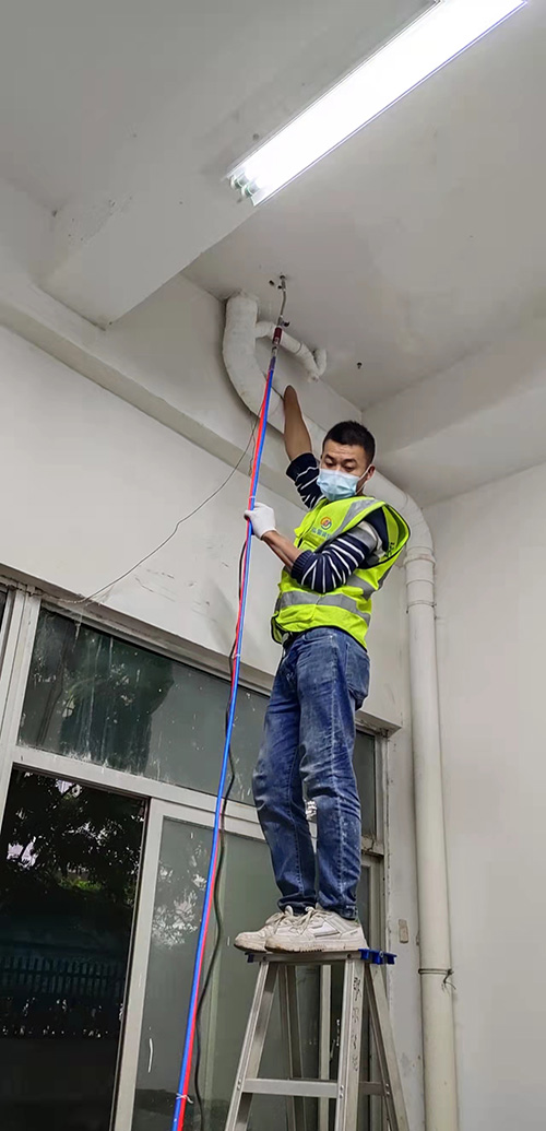 樓板裂縫注漿防水補(bǔ)漏工程施工現(xiàn)場