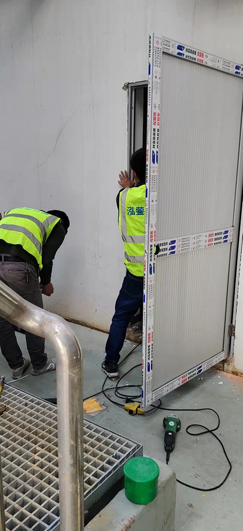 東莞鋁合金門定做安裝工程施工現(xiàn)場(chǎng)