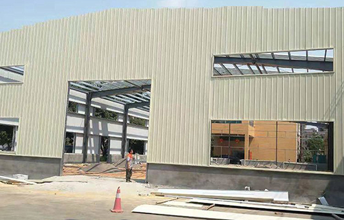 在東莞搭個鐵皮棚鋼結(jié)構(gòu)需要多少錢